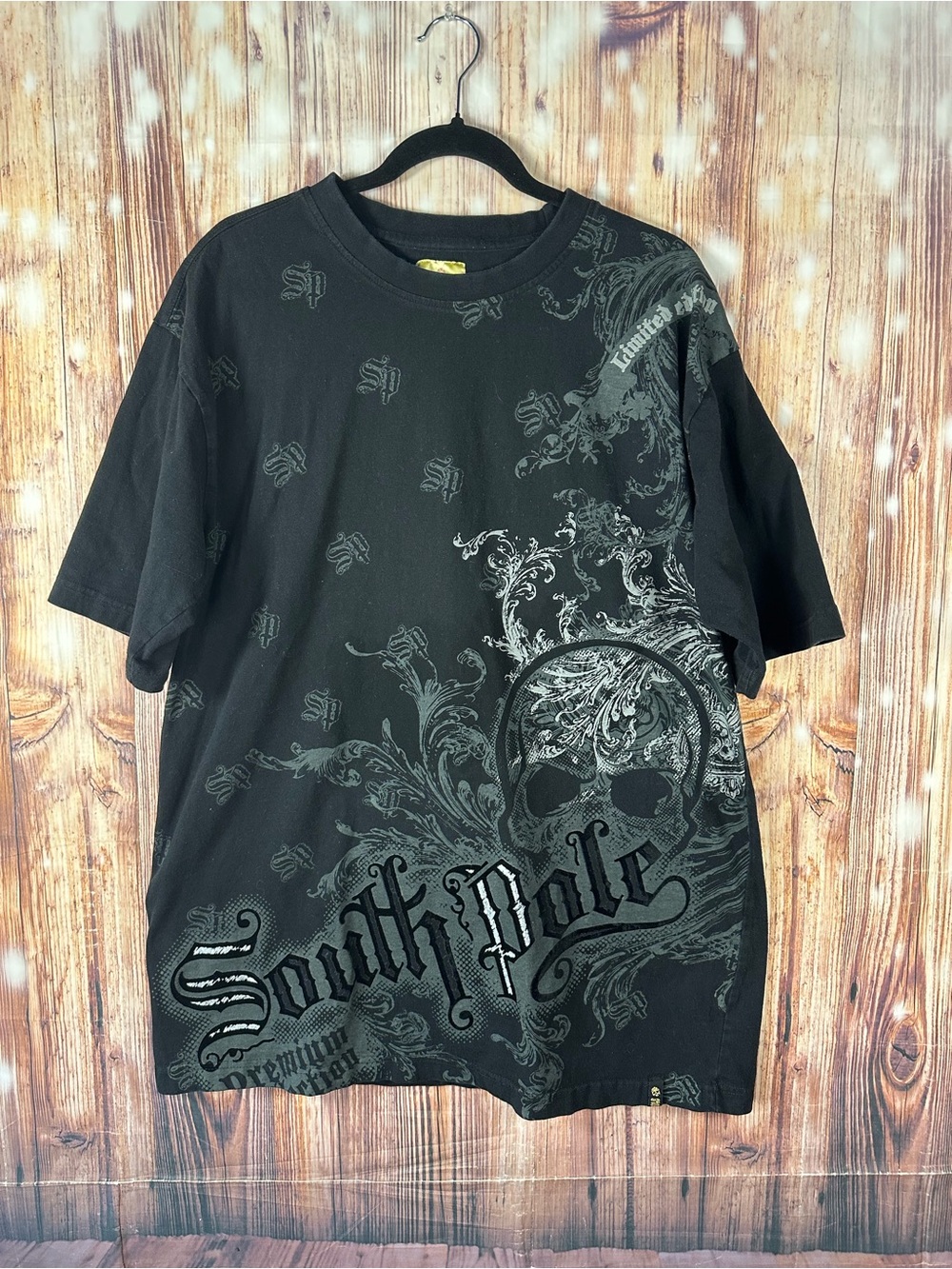 Y2K South Pole Men’s Black Short-Sleeve Graphic Tee with Gray Print Size Large